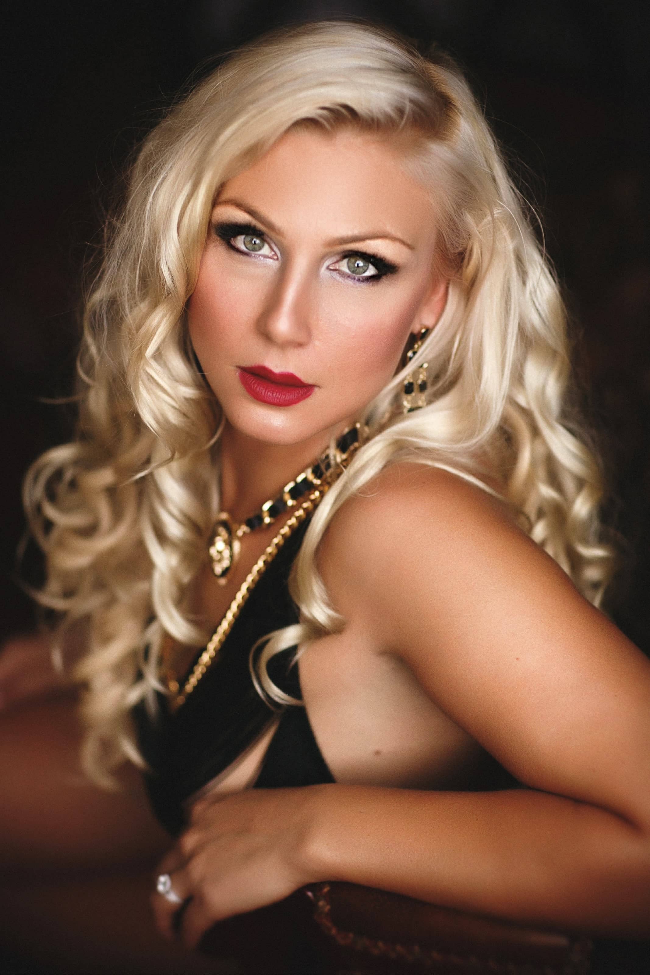 Luxury fine art boudoir session at the Marilyn Lou studio